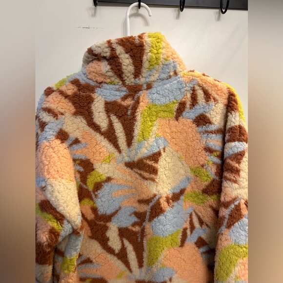 Like New ROXY Bonfires on the Beach Half-Zip - Picture 9 of 10